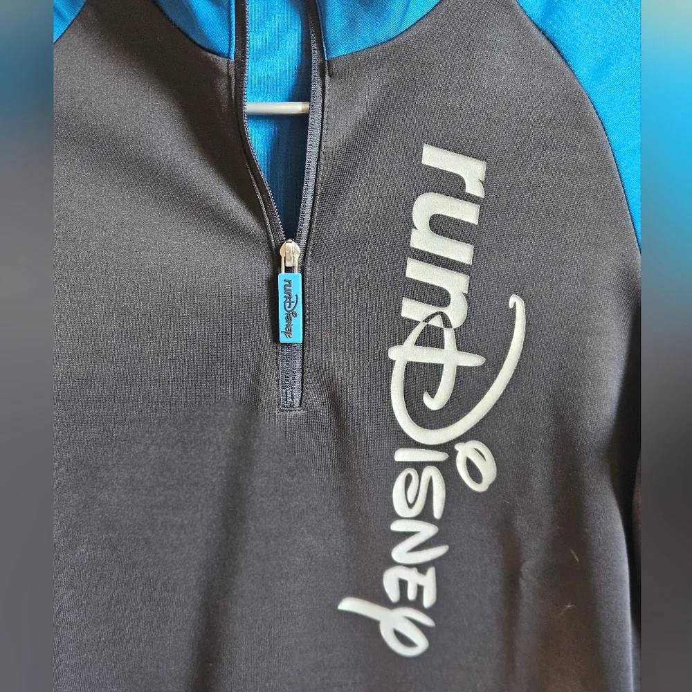 Authentic run Disney pullover from the 2024 race year. 🏁 - Picture 2 of 7